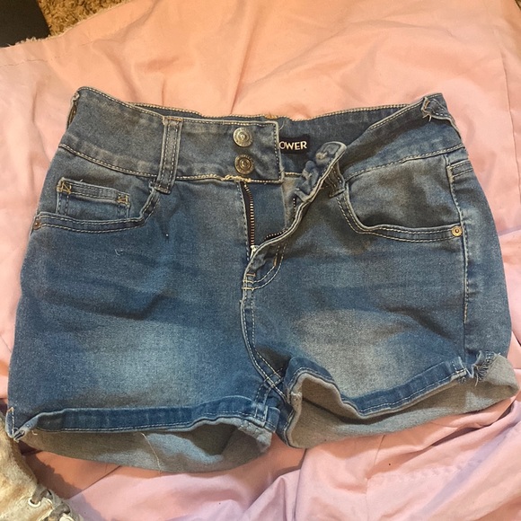 Shorts - Picture 1 of 1